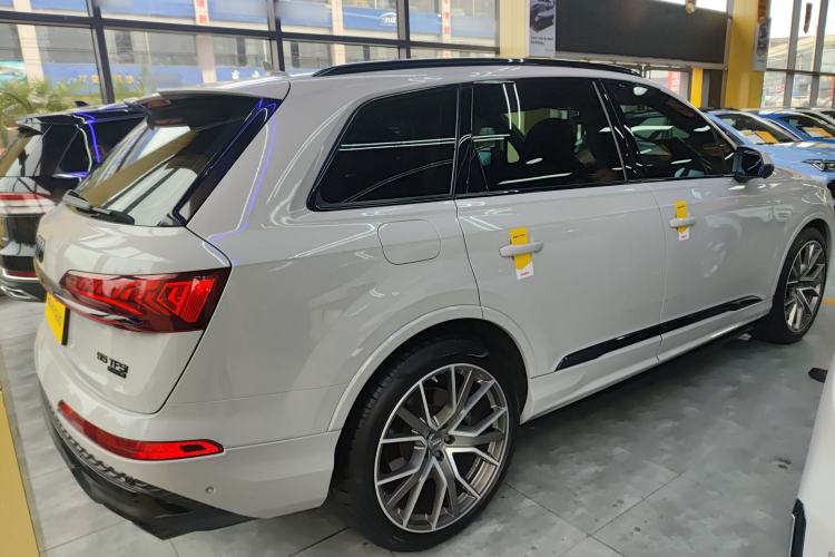 Used Audi Q7 2021 55 TFSI quattro S line Sport model
