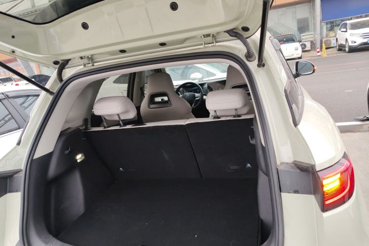 Used BYD Yuan UP 2024 401KM Leading Edition
