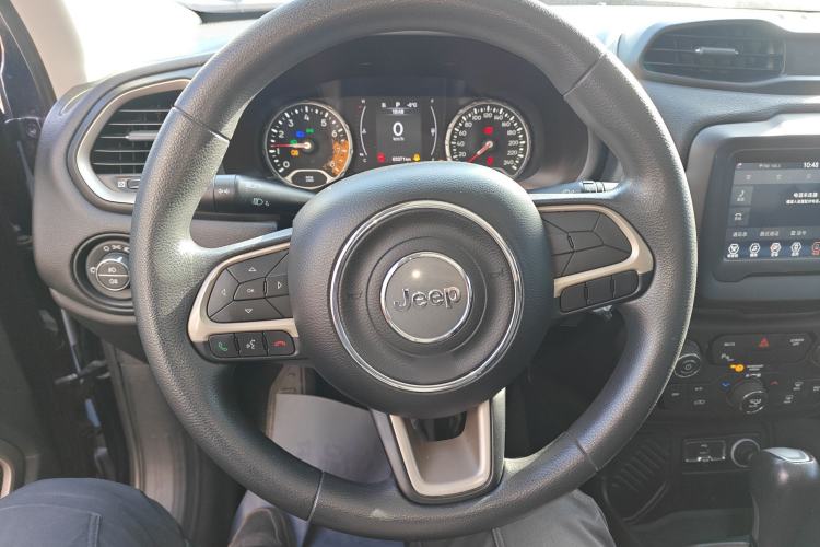 Used  Renegade 2018 Connected Large Screen Version 180T Automatic High-Energy Edition