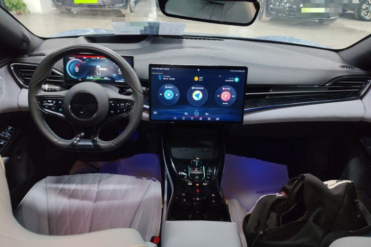 Used BYD Seal 2022 650 km All-Wheel-Drive Performance Version
