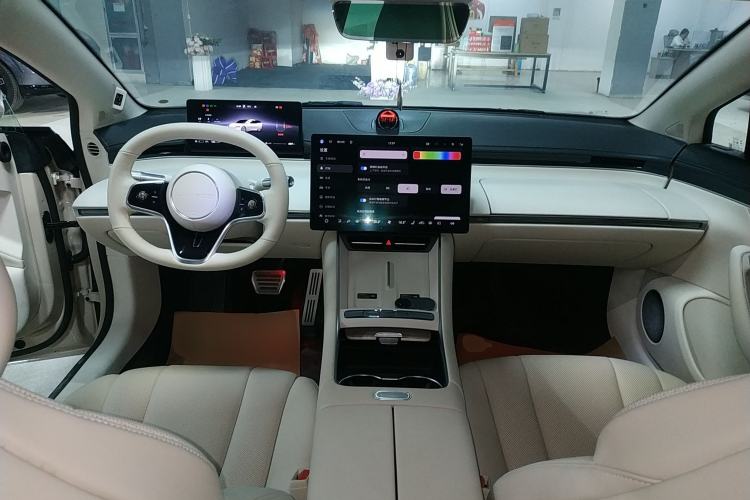 Used Hima Luxeed S7 2025 705 km Pro
