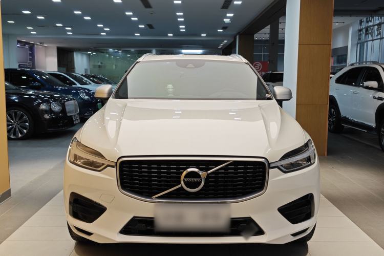 Used Volvo XC60 2019 T5 4x4 Smart & Dynamic Sport Edition China VI Standard