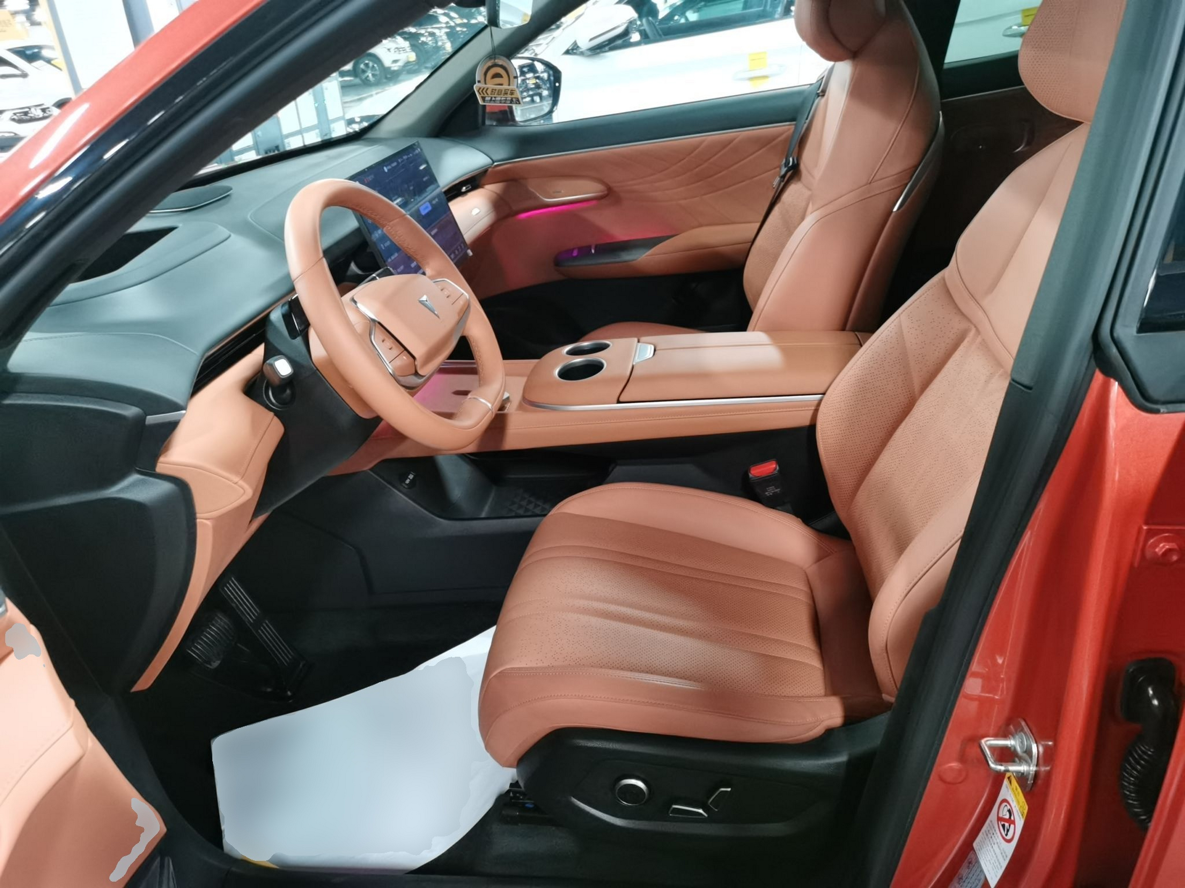 Переднее сиденье в автомобиле