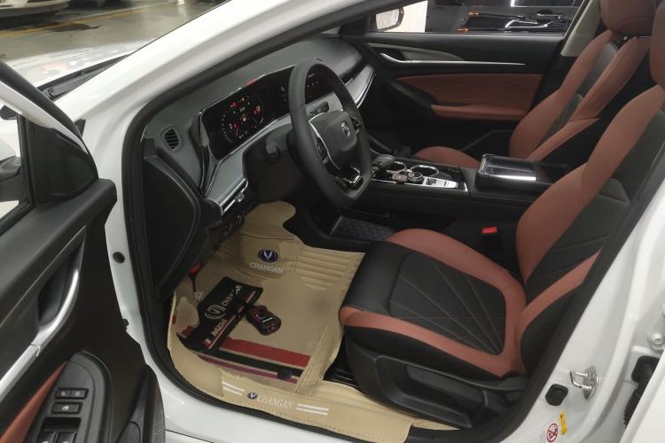 Used Changan Eado 2022 PLUS Blue Whale NE 1.4T GDI DCT Prestige Edition
