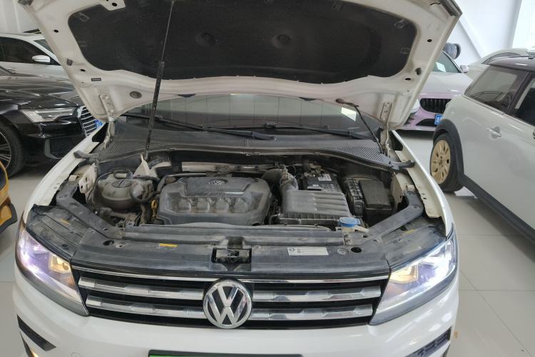 Used Volkswagen Tiguan L 2020 330TSI Automatic Two-Wheel Drive Luxury Edition China VI Standard
