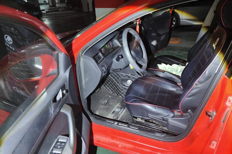 Used Skoda Rapid Spaceback 2014 1.6L Automatic Enjoyment Edition
