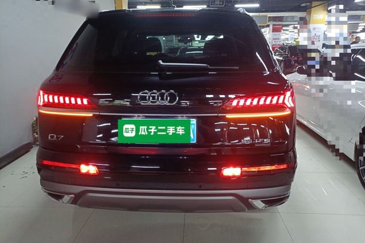 Used Audi Q7 2022 55 TFSI quattro S line Sport model
