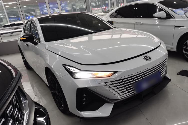 Used Changan UNI-V 2023 1.5T Prestige Model