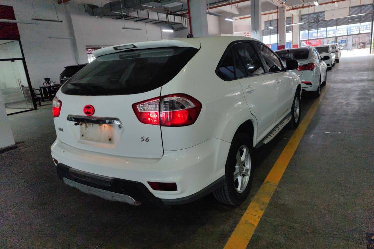 Used BYD S6 2014 2.0L Manual Luxury 5-Seater
