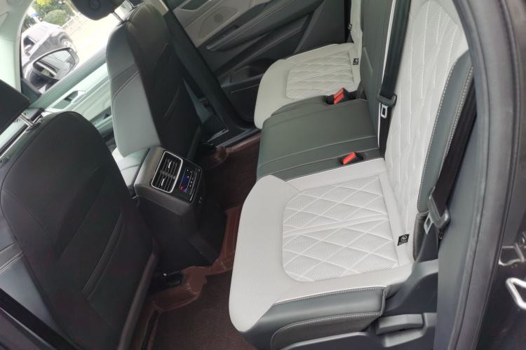 Used Volkswagen Talagon 2024 Facelifted 380TSI All-Wheel Drive R-Line Cruise Premium Edition
