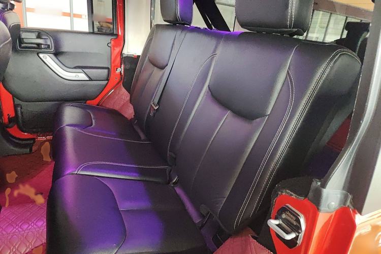 Used  Wrangler 2015 3.0L Sahara Four-Door Edition
