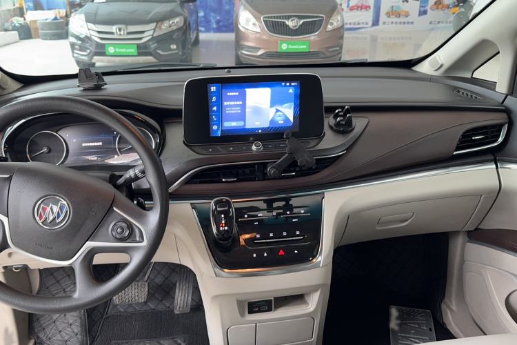 Used Buick GL8 2022 Land Cruiser Executive Class 652T Comfort Model