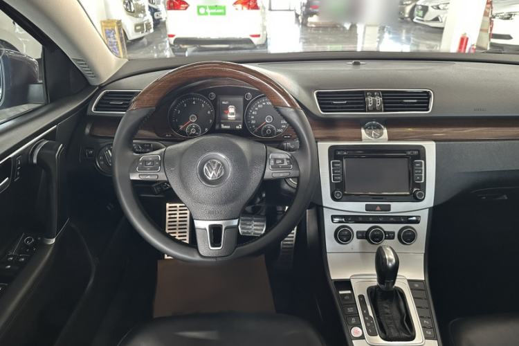 Used Volkswagen Magotan 2015 Revised Version 2.0 TSI Prestige Edition
