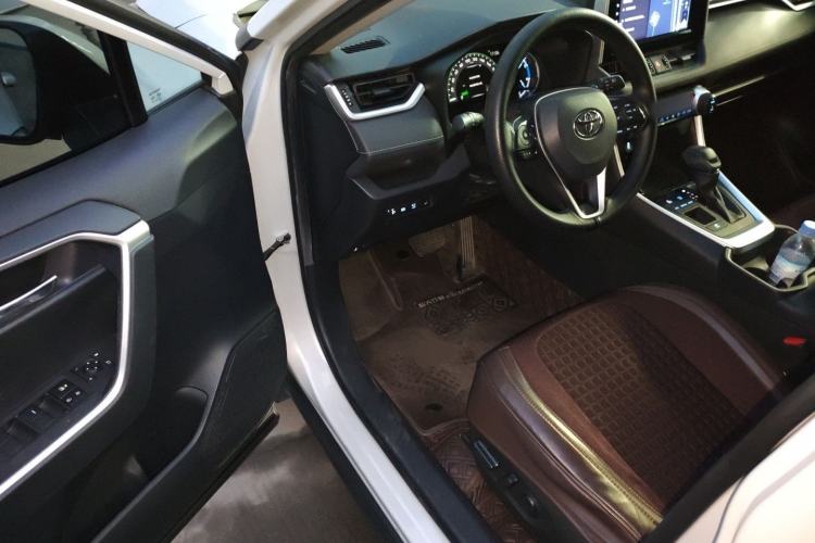 Used Toyota RAV4 2020 Dual-Engine 2.5L E-CVT Two-Wheel Drive Elite Edition
