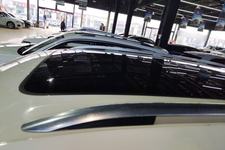 Used Volkswagen Tiguan L 2019 Updated Version 330TSI Automatic Two-Wheel Drive Panoramic Comfort Edition China VI Standard
