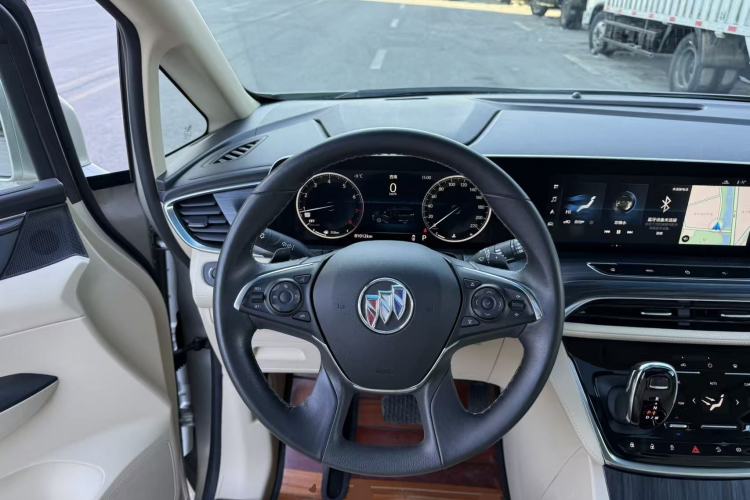 Used Buick GL8 2022 ES Landtrek 653T Luxury Edition
