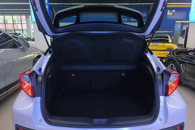 Used Toyota C-HR 2023 2.0L Leading Edition