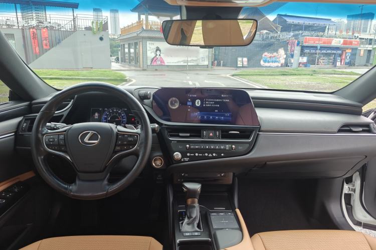 Used Lexus ES 2021 200 Excellence Edition
