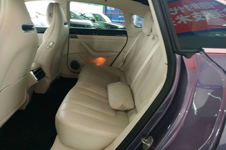 Used Hima Luxeed S7 2025 855 km Max
