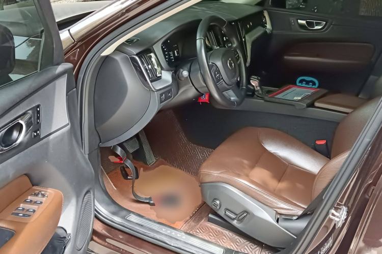 Used Volvo XC60 2019 T5 4x4 Smart Edition China VI Standard
