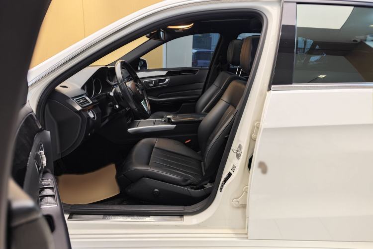 Used Mercedes-Benz E-Class 2015 Facelift E 200 L Sport Edition