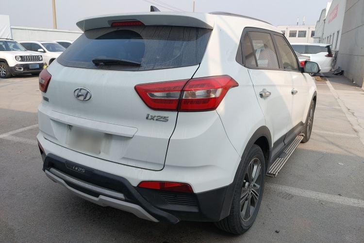 Used Hyundai ix25 2015 1.6L Automatic Two-Wheel-Drive Deluxe DLX Model