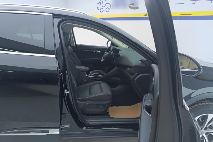 Used Buick Envision 2023 Encore S 552T Two-Wheel Drive Luxury Model
