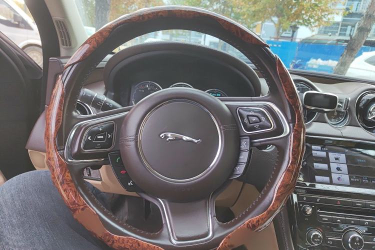 Used Jaguar XJ 2014 XJL 2.0T Two-Wheel-Drive Elegant Business Edition
