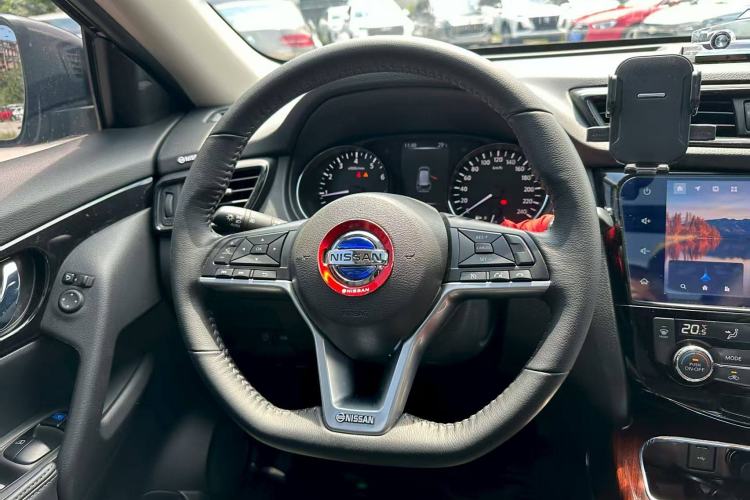 Used Nissan X-Trail 2022 Revised Version 2.0L Two-Wheel Drive Smart Connect Premium Edition