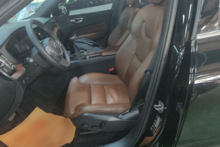 Used Volvo XC60 2021 T5 4x4 Smart Luxury Edition
