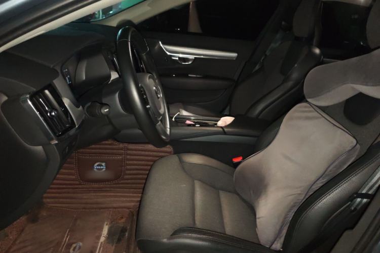 Used Volvo S90 2018 T4 Zhiyi Edition
