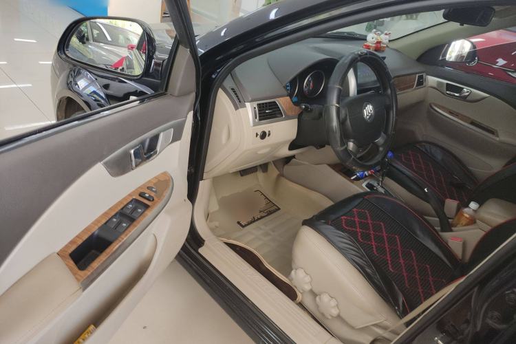 Used Buick Excelle 2015 1.5L Automatic Classic Model
