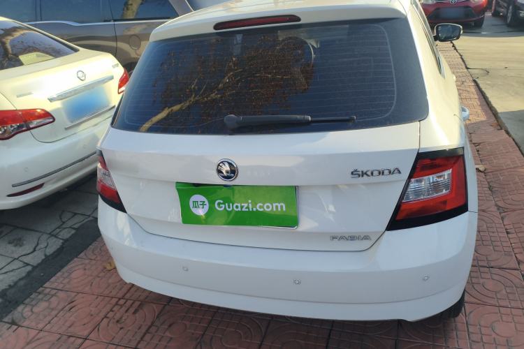 Used Skoda Fabia 2015 1.4L Automatic Front-Drive Model
