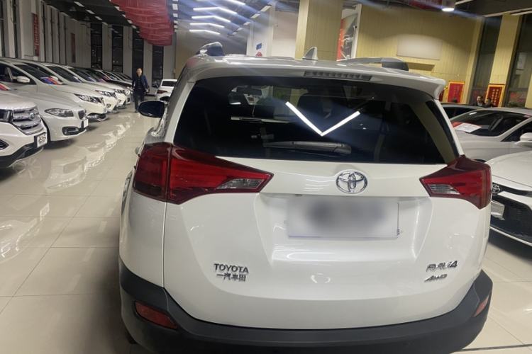 Used Toyota RAV4 2015 2.0L CVT Two-Wheel Drive Fashion Edition
