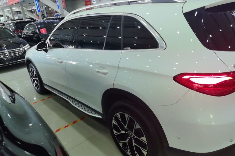 Used Mercedes-Benz GLC 2023 GLC 260 L 4MATIC Dynamic Edition 7-seater
