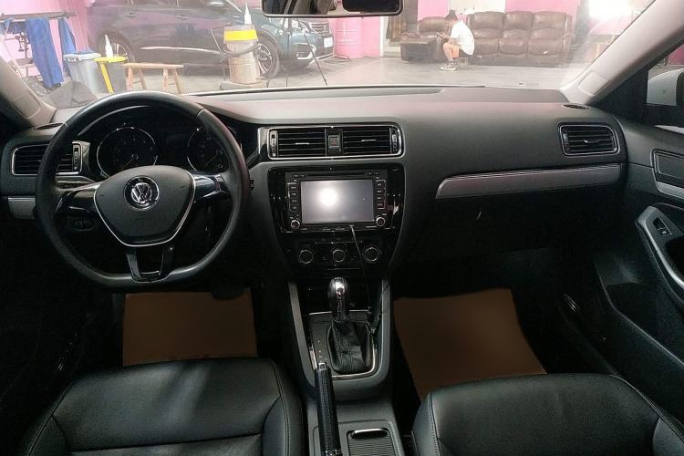 Used Volkswagen Sagitar 2016 230TSI 25th Anniversary Edition