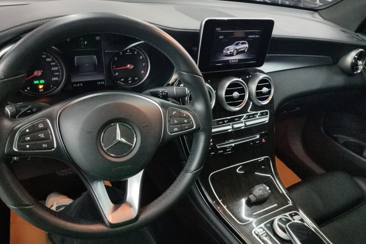 Used Mercedes-Benz GLC 2016 GLC 260 4MATIC Luxury Model
