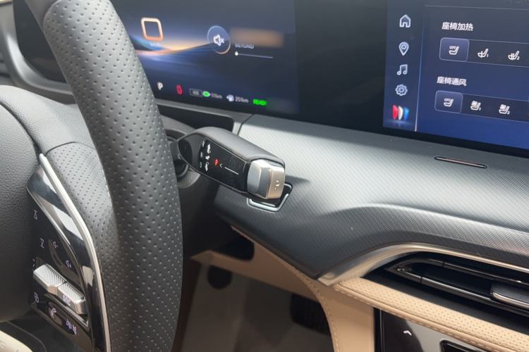 Used Buick GL8 New Energy 2025 Lu Shang Luxury Edition 7-Seater
