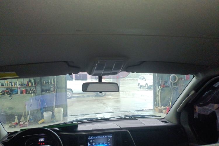 Used SAIC MAXUS Xintu V80 2023 2.0T Manual Classic Aoyuntong Short Wheelbase Ultra-Low Roof 7/8/9-Seater