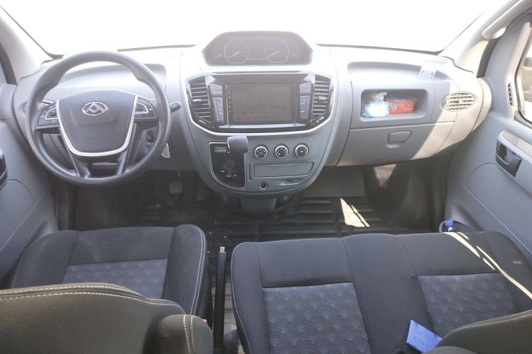 Used SAIC MAXUS Xintu V80 2021 2.0T PLUS AMT City Edition Short Wheelbase Ultra-Low Roof 5/6-Seater
