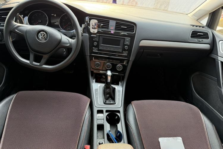 Used Volkswagen Golf 2018 1.6L Automatic Fashion Model