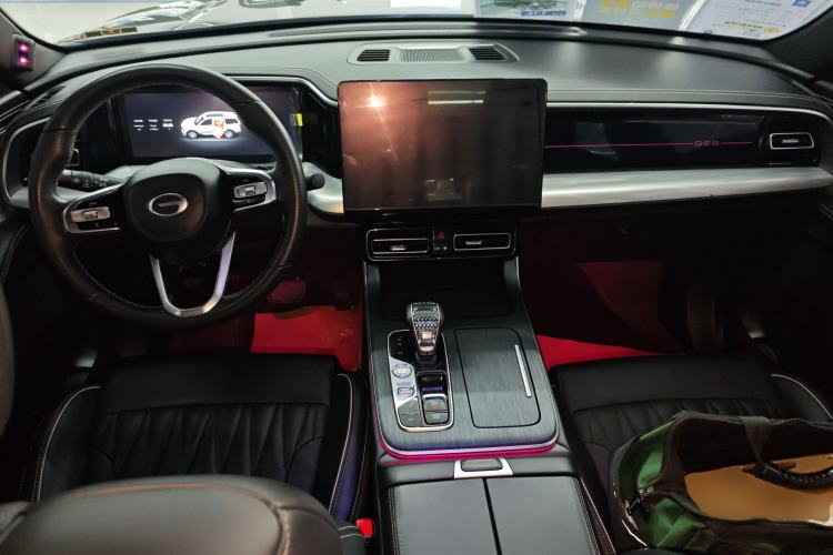 Used GAC Trumpchi GS8 2022 Linghang Series 2.0 TGDI Two-Wheel-Drive Luxury Smart Connectivity Version (7 Seats)