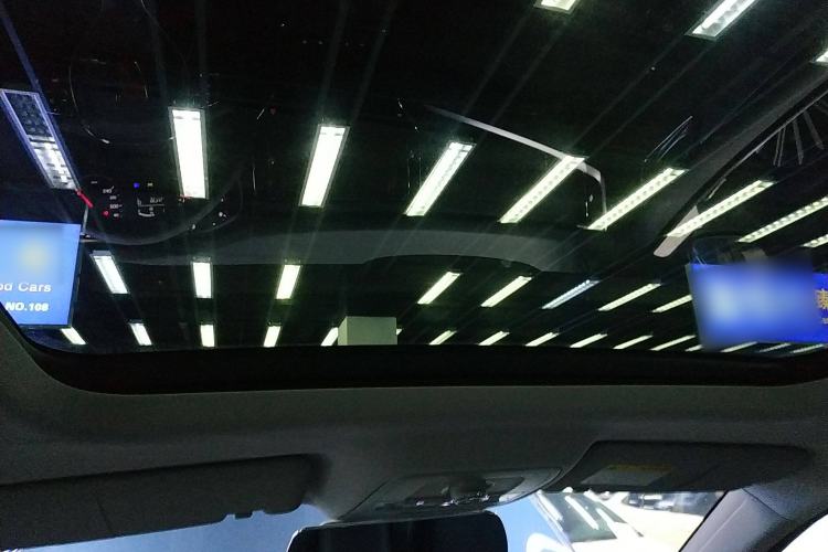 Used Roewe RX5 2016 20T Two-Wheel Drive Automatic Internet Smart Edition
