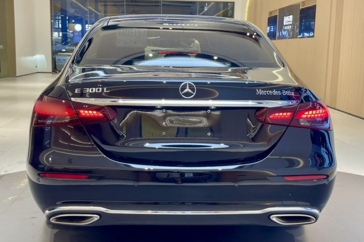 Used Mercedes-Benz E-Class 2023 Facelift E 260 L
