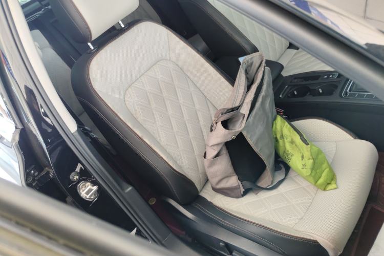 Used Volkswagen Magotan 2023 2 Million Units Limited Edition 330TSI DSG Leading Version