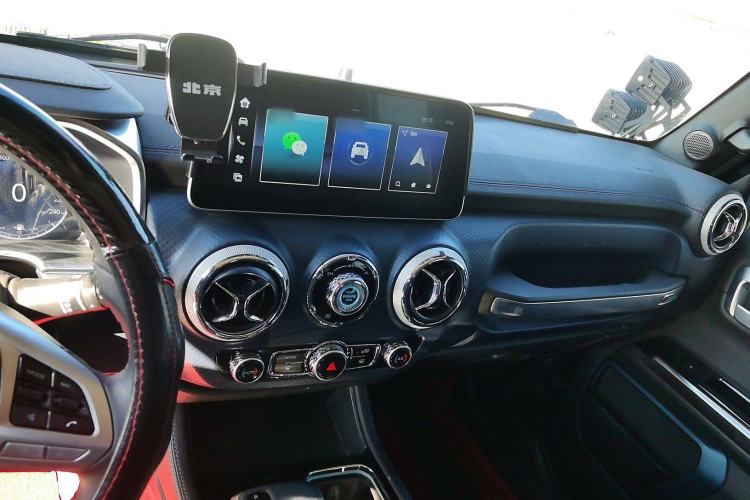 Used Beijing Auto BJ40 2023 2.0T Automatic Four-Wheel Drive Urban Hunter Edition Chivalrous Type
