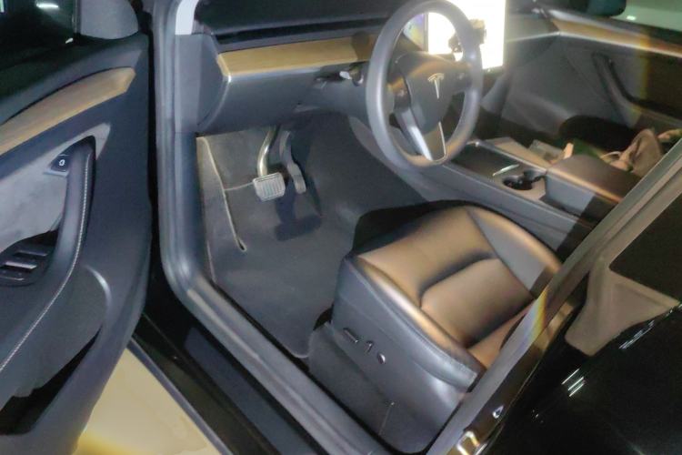 Used Tesla Model Y 2022 Rear-Wheel-Drive Version