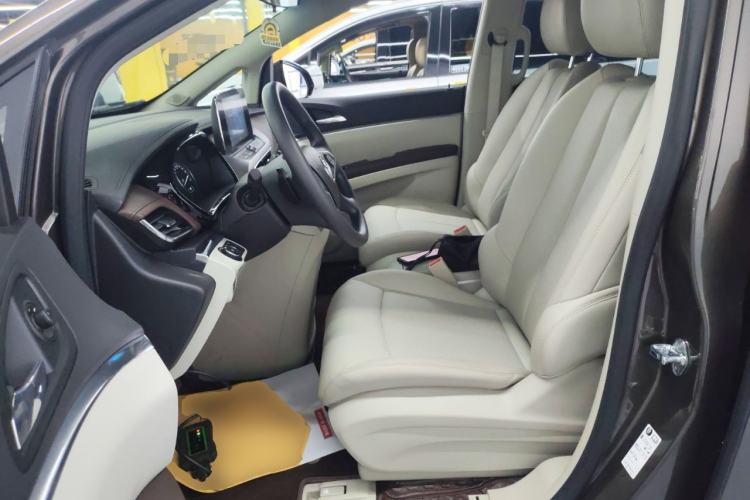 Used Buick GL8 2023 Land Executive Class Comfort Model
