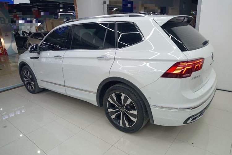 Used Volkswagen Tiguan L 2023 Restyled 330TSI Automatic Two-Wheel Drive R-Line Enhanced Comfort Version
