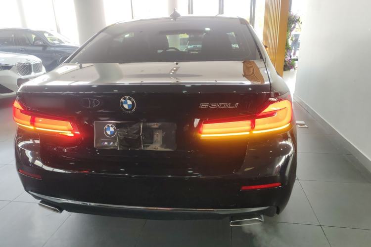 Used BMW 5 Series 2022 Second Facelift 525Li Luxury Package
